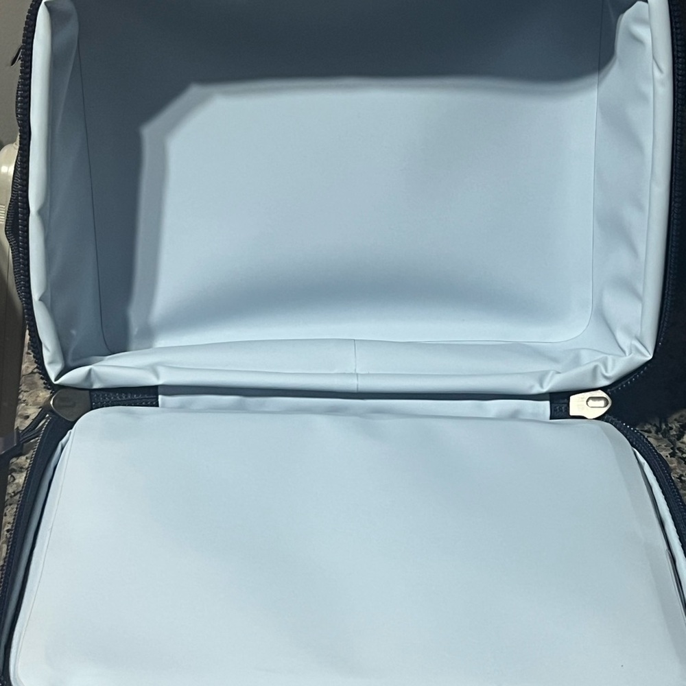 YETI Sky Blue Lunch Carrier (4 QT) - Picture 2 of 3